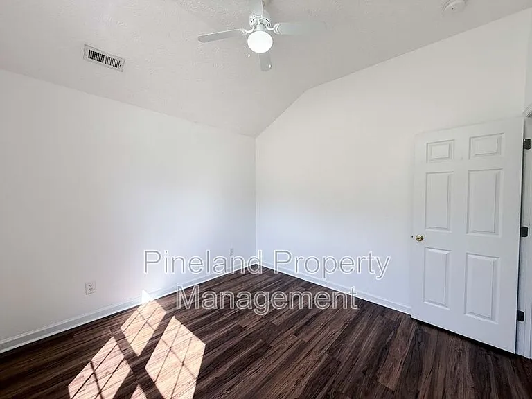 219 Woodland Dr — Photo 23
