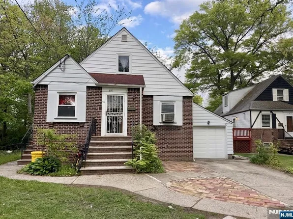 691 River Rd, Teaneck, NJ 07666