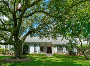 35 Windsong Ln, Friendswood, TX 77546