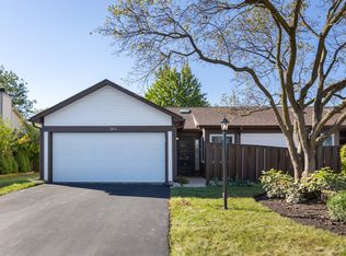 203 Fir Ct, Streamwood, IL