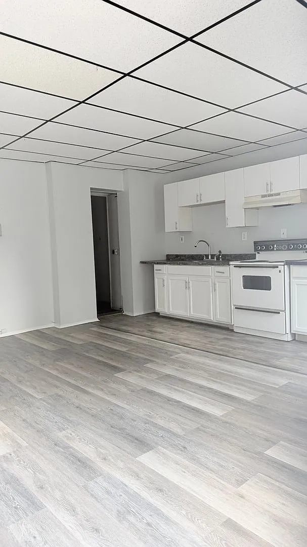 15 E Cherry St — Photo 3