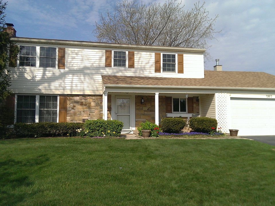1st image of 202 Ellington Dr