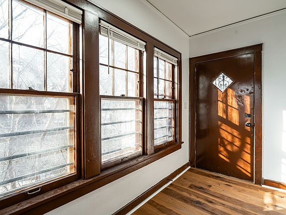 4th image of 2548 N 38th St #A