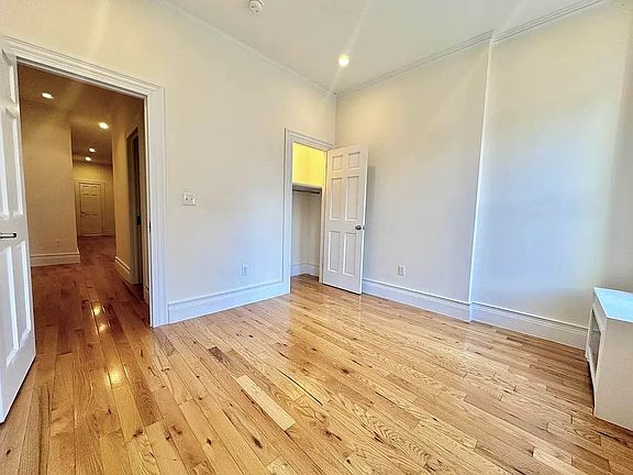 4th image of 527 E 83rd St #5T