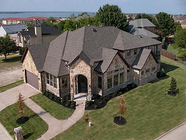 1st image of 102 Reliance Ct