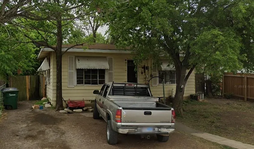 3 bed, 960 sqft, $1,500 — Photo 2