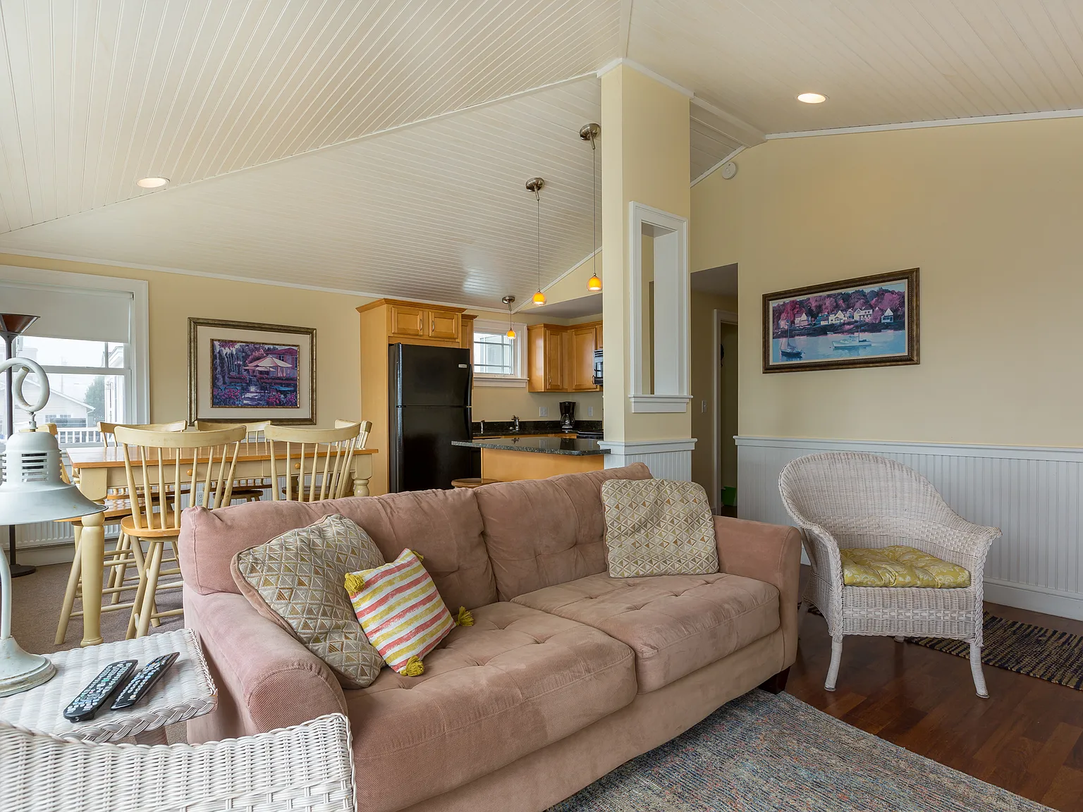 3 bed, 1600 sqft, $2,600 — Photo 4