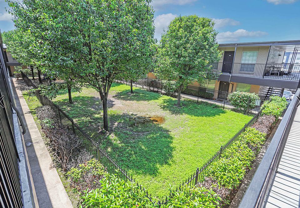1st image of 6761 Calmont Ave #201