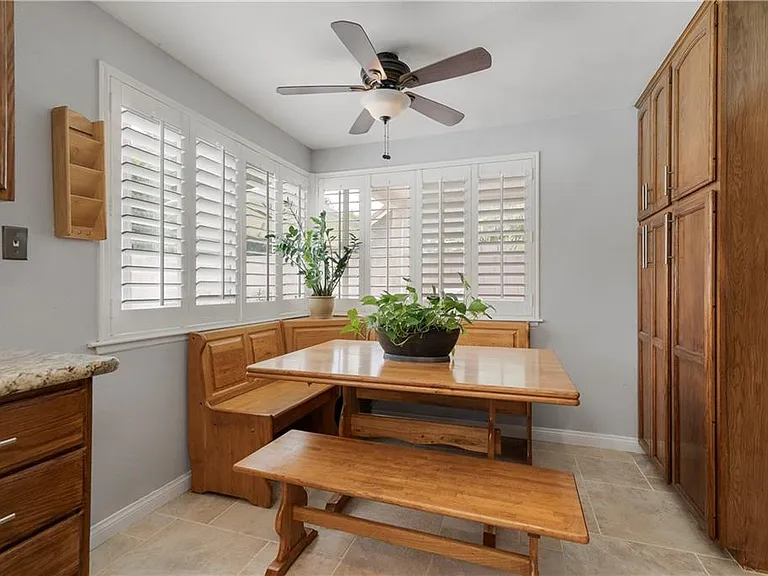 10112 Banyan St — Photo 12