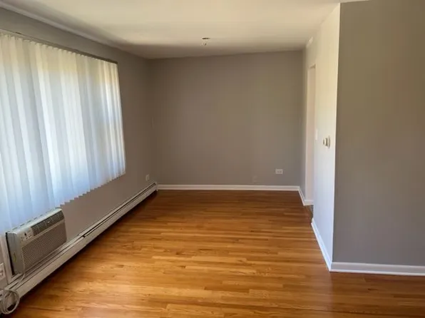 4707 Washington St APT 303, Skokie, IL 60076