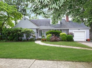 2138 Seneca Pl, Merrick, NY 11566