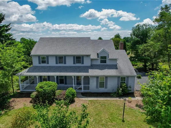 3853 McIntosh Dr N, Orefield, PA 18069