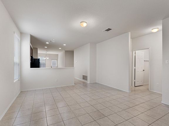 4th image of 126 Boxwood Dr