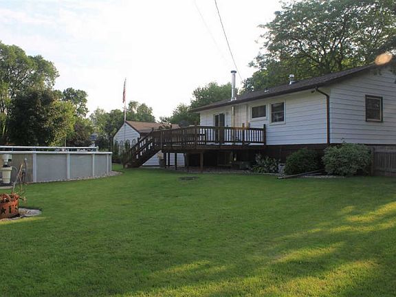 3rd image of 1321 Park Ct