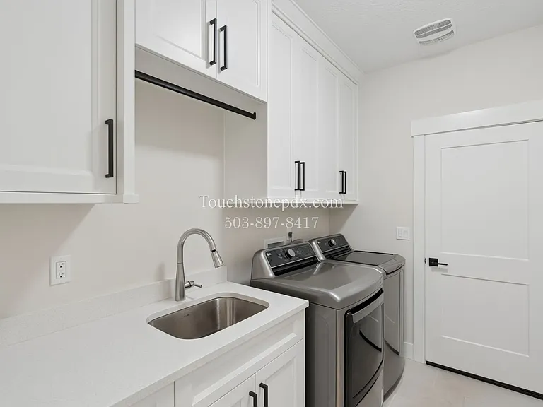 740 Jordan Elizabeth Ave SE — Photo 30