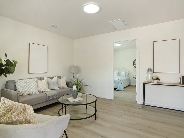 106 S Williford Ln #106 — Photo 2
