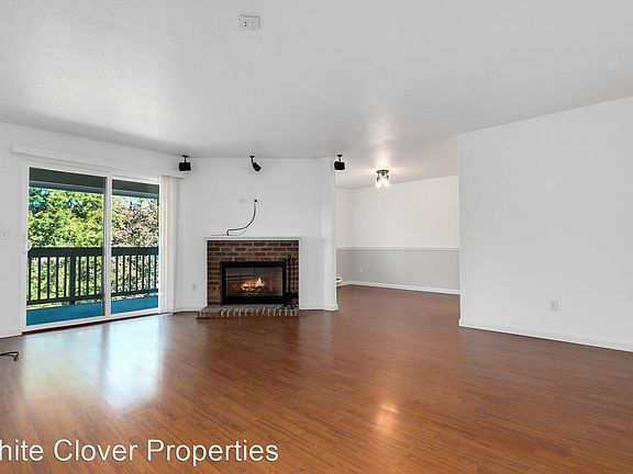 4th image of 10522 NE 32nd Pl APT J301