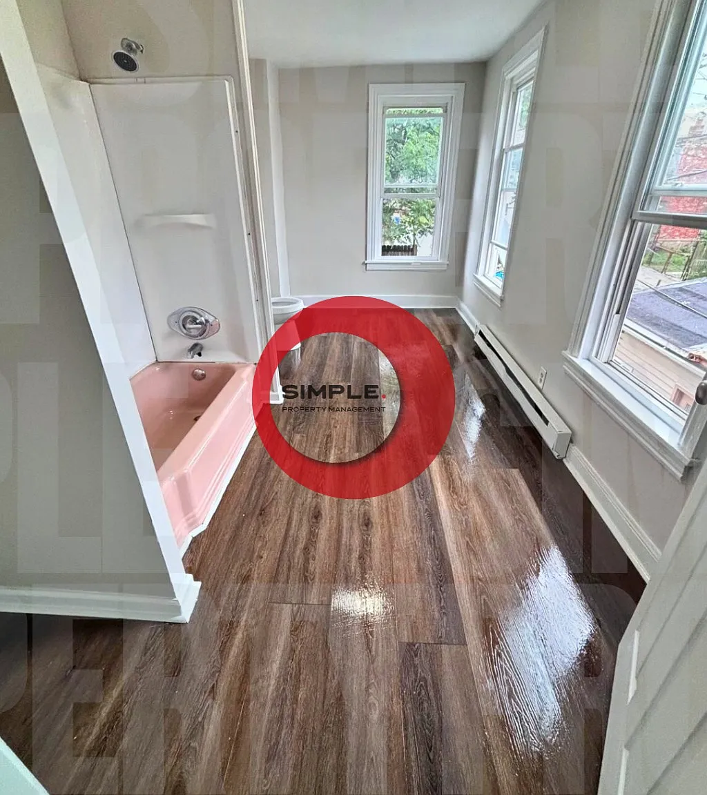 137 Wunder St — Photo 4