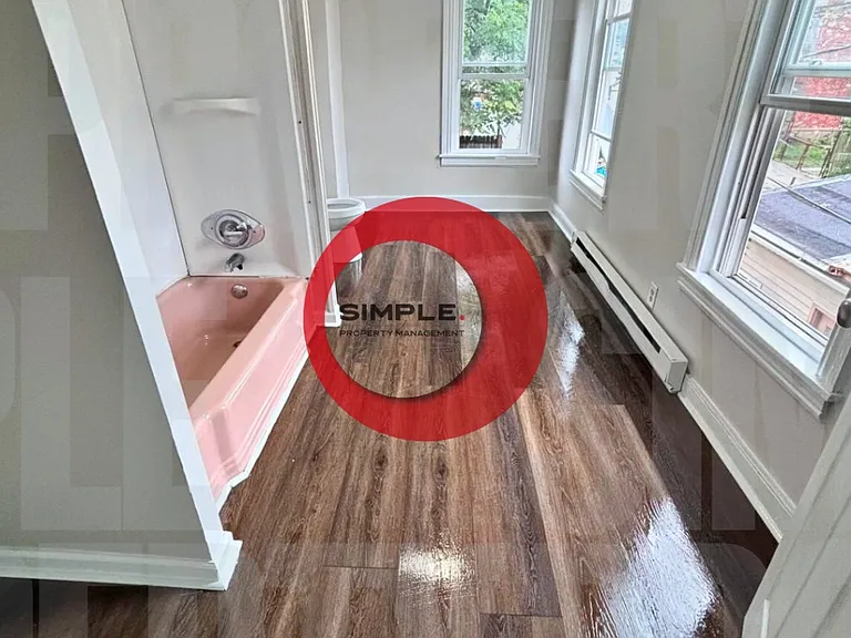 137 Wunder St — Photo 4