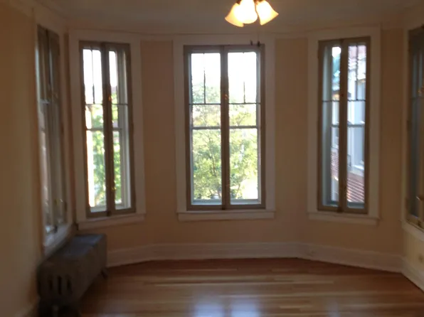 326 W Washington Blvd, Oak Park, IL 60302