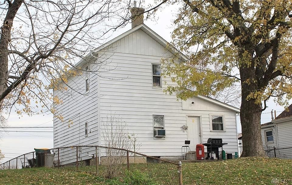 2nd image of 2820 Holman St