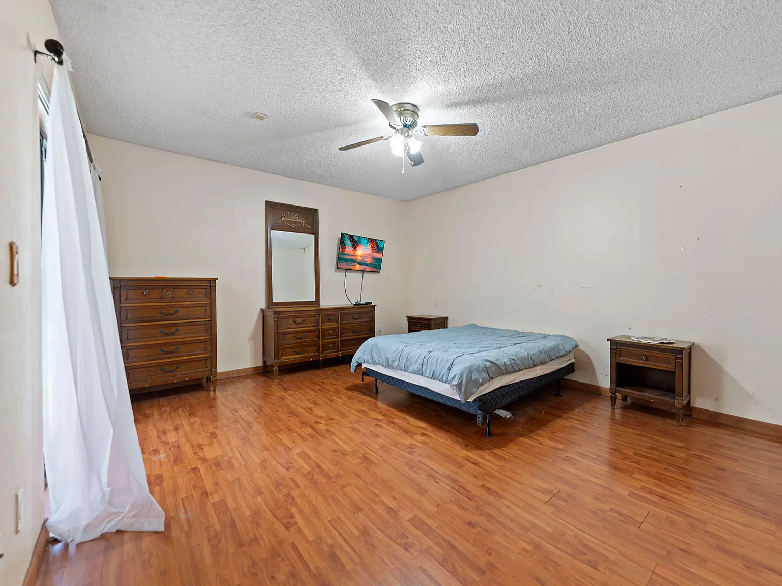 1 bed, 500 sqft, $1,050 — Photo 2