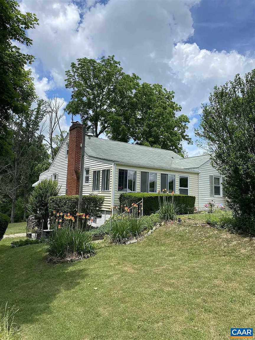 1449 Miller Farm Rd photo 1
