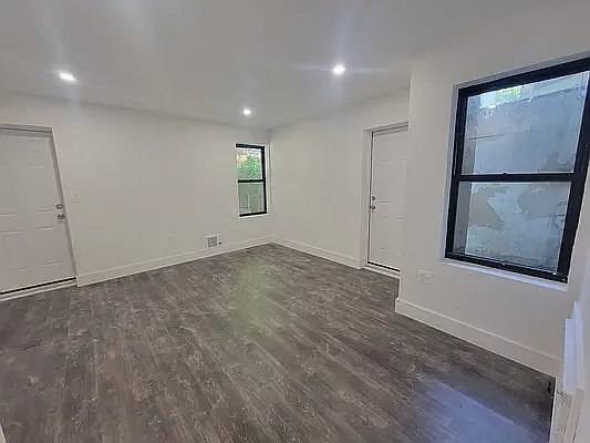 522 Putnam Ave #1C — Photo 11