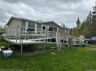 3106 W Us Highway 2, Gulliver, MI 49840