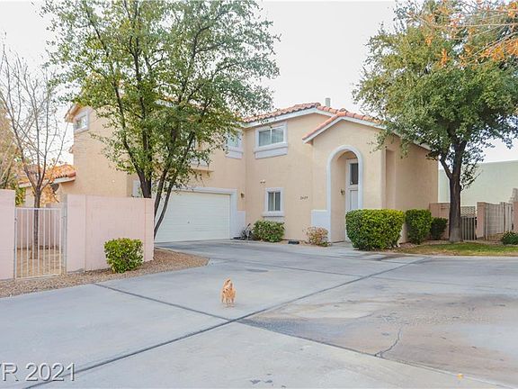 3rd image of 2429 Cliffwood Dr