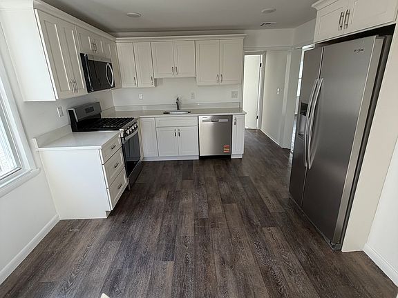3rd image of 66 Broughton Ave Floor 2