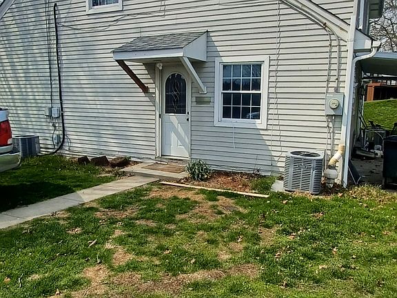 2nd image of 445 McClelland Rd