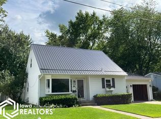 708 W Harrison Ave, Fairfield, IA 52556