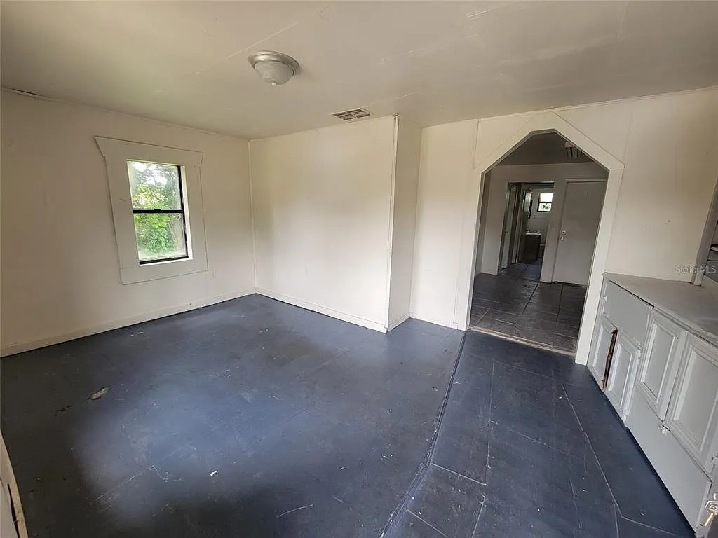 1290 Henson Ln — Photo 3