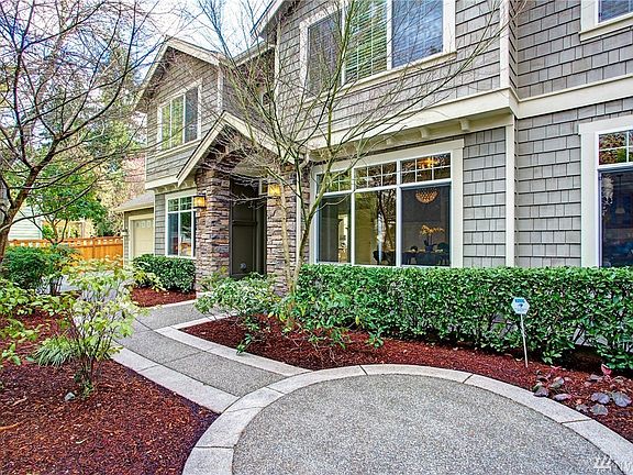 3rd image of 733 20th Ave W