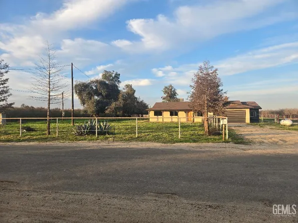 446 Wright Ave, Pixley, CA 93256