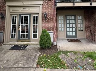 1000 Chatham Park Dr APT J, Pittsburgh, PA 15216