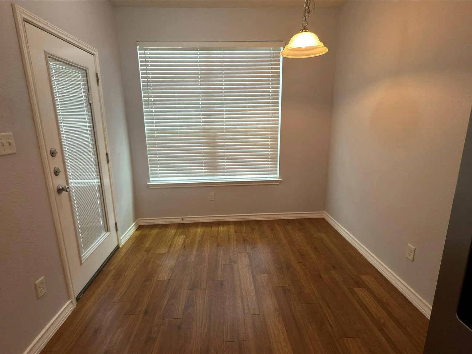 2 bed, 2.5 bath, 5322 sqft, $1,475 — Photo 3