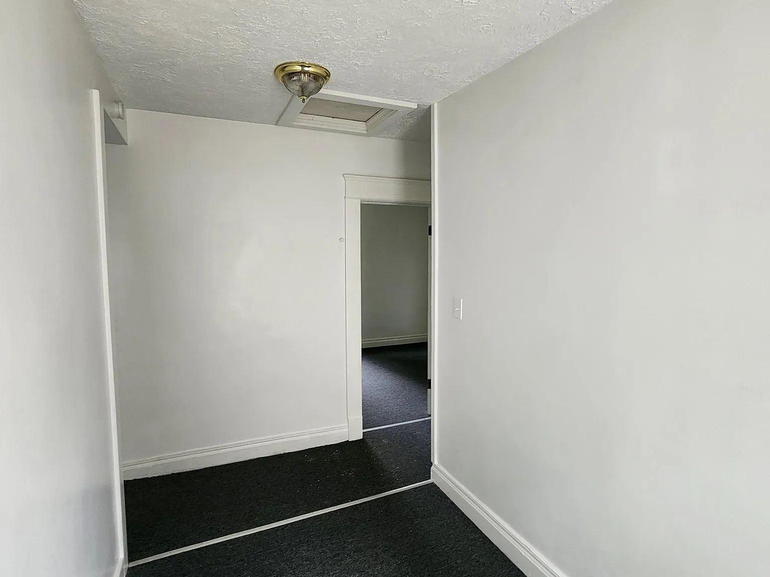 2 bed, 885 sqft, $945 — Photo 3