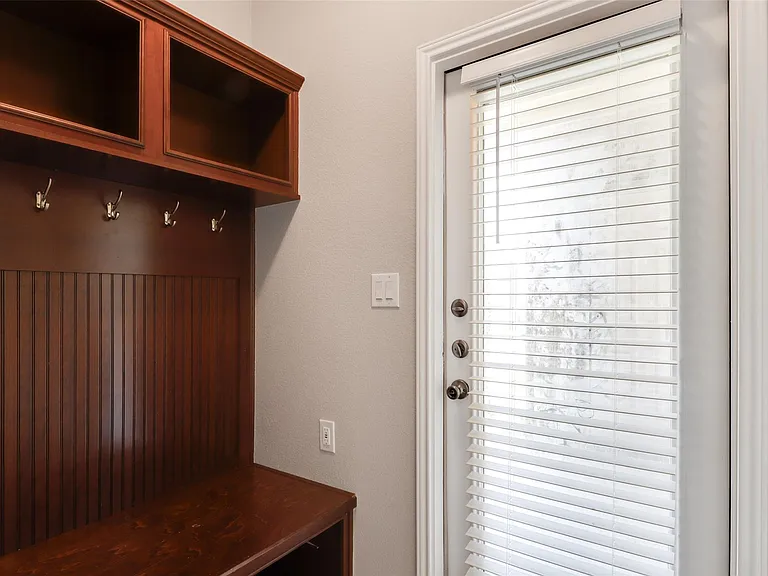 2929 Harvester Ln — Photo 10