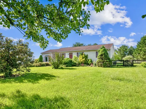 6621 Schoolhouse Rd, Bealeton, VA 22712