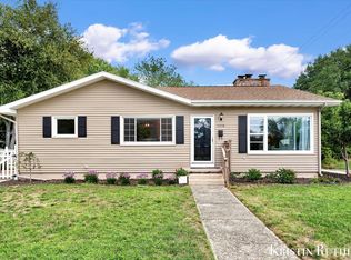 1210 Hillcrest St, Grand Haven, MI 49417