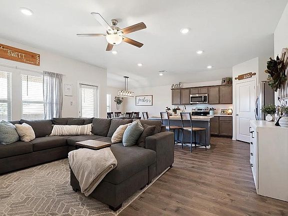 4th image of 217 Wilson Way