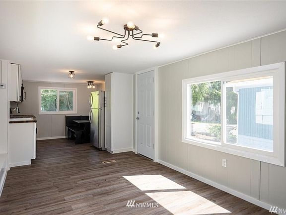 4th image of 2500 Samish Way Trailer 11