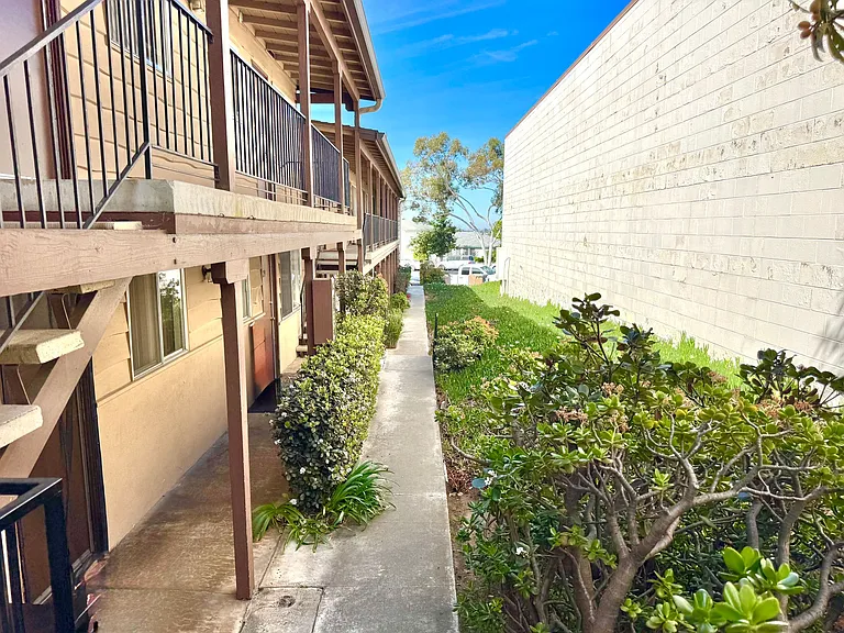 7821 Linda Vista Rd. — Photo 7