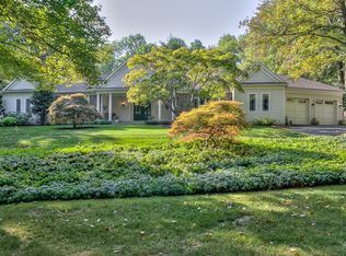 7 Sutton Rd, Tewksbury, NJ 08833