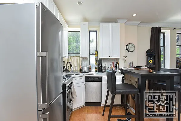 Rented by OGI Management | media 26