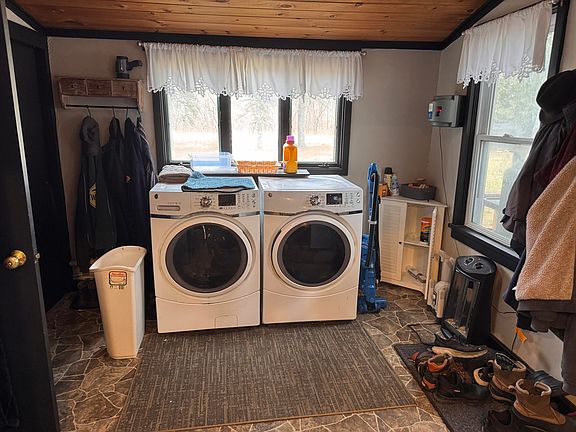 4th image of 29 Webb Ave