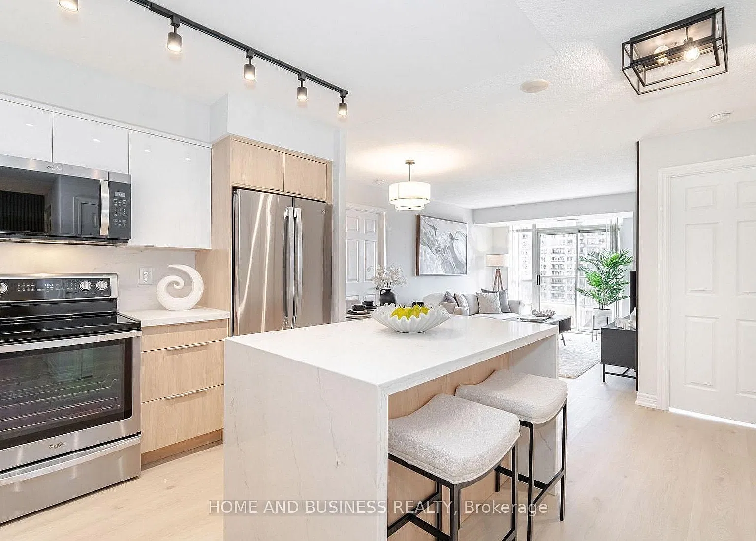 3 bed, $3,500 — Photo 2