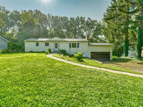634 Van Alstyne Rd, Webster, NY 14580